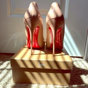 Louboutin So Kate Nude patent leather pumps- 120